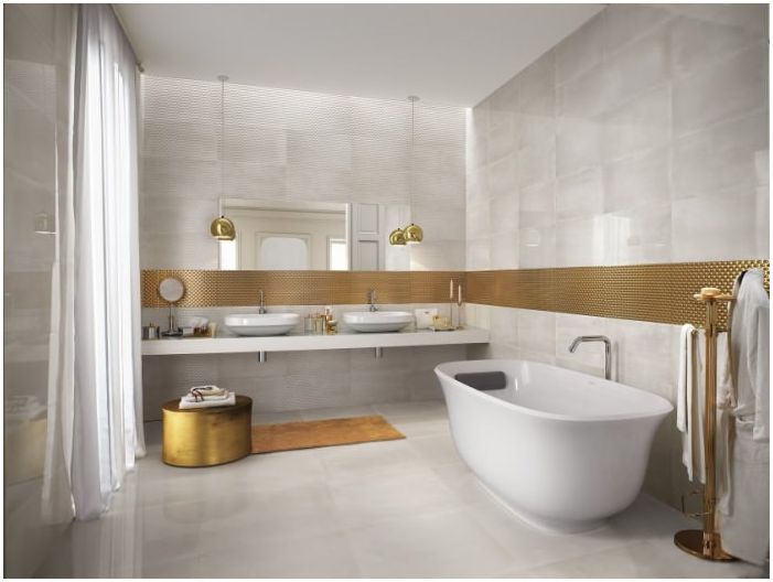 witte en gouden badkamer
