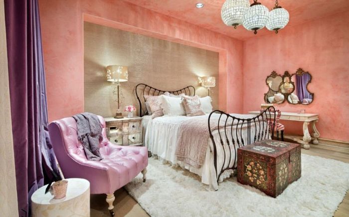 Roze slaapkamer in Marokkaanse stijl